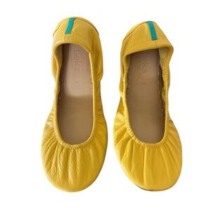 Mustard yellow York’s Size 9